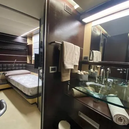 Exclusive Yacht - Azimut 86s *
