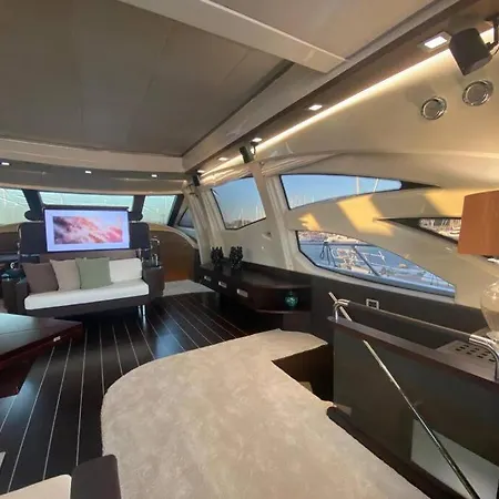Exclusive Yacht - Azimut 86s Botel